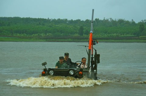 Độ lại ống hút gió, ống xả lên cao để lội nước