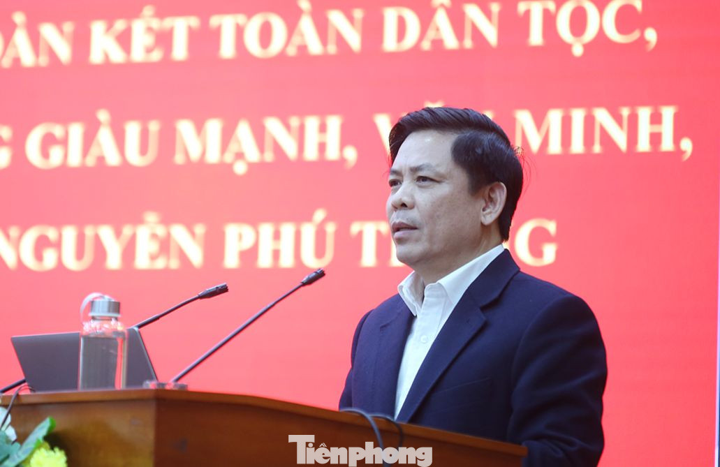 Bí thư Đảng uỷ Khối các cơ quan T.Ư Nguyễn Văn Thể phát biểu tại hội nghị. Ảnh: Trường Phong.