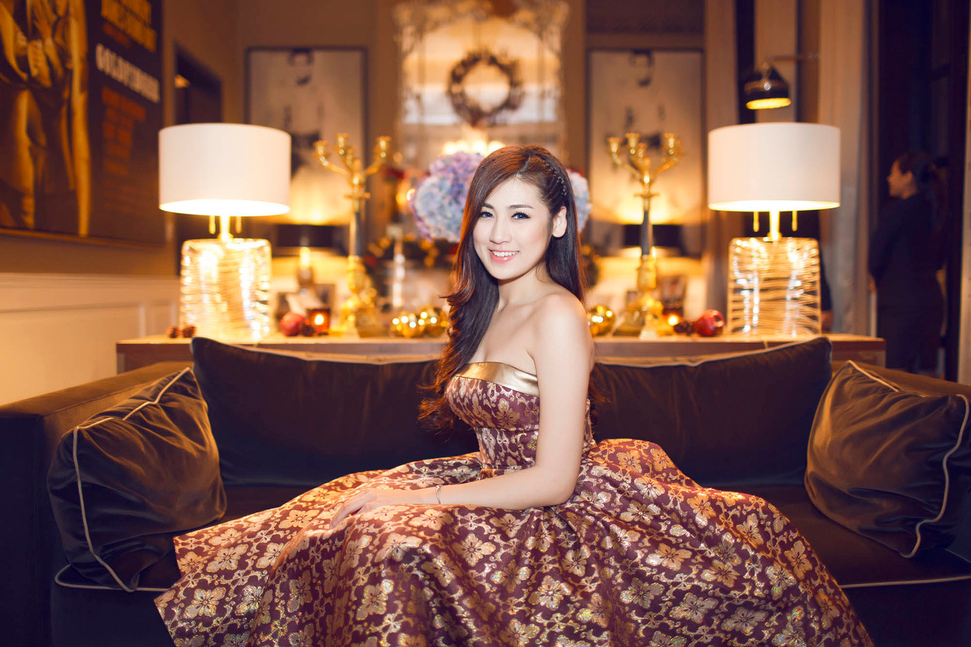 Á hậu Tú Anh yêu kiều như công chúa