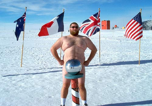 Ba câu lạc bộ khỏa thân 'độc' nhất hành tinh ảnh 2