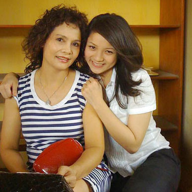 Nhan sắc Thuỷ Top từ cô bé mũm mĩm đến người đẹp ngực 'khủng' ảnh 4