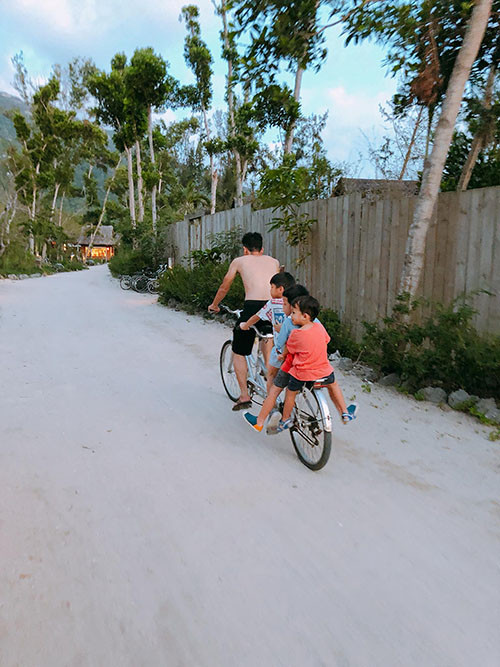 Hồ Ngọc Hà và Kim Lý 'đưa nhau đi trốn' ở Nha Trang ảnh 4