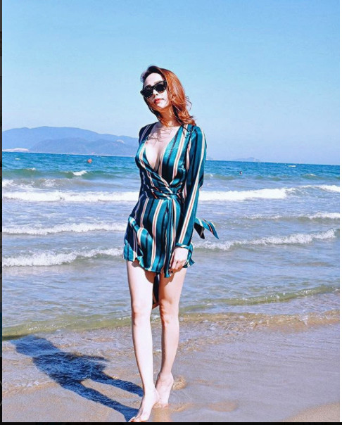 Minh Hằng tiếp tục khoe cằm nhọn dần đều theo thời gian ảnh 6