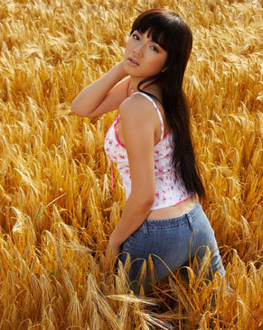 Nhan sắc Lý Nhã Kỳ thuở mới gia nhập showbiz đến hiện tại ảnh 3