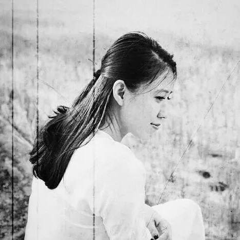 Những điều ít biết về vợ ca sĩ Phạm Anh Khoa đang bị tố gạ tình học trò ảnh 2