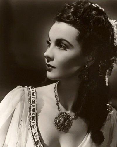 Ngắm nhan sắc kinh điển của minh tinh phim 'Cuốn theo chiều gió' ảnh 2