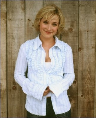 Chân dung nữ diễn viên đứng đầu giáo phái nô lệ tình dục NXIVM ảnh 2