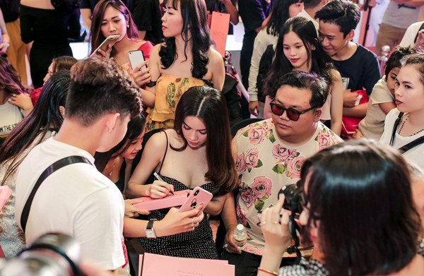 Hồ Ngọc Hà lại khiến fan 'nổ mắt' khi khoe vòng một 'khủng' ảnh 3