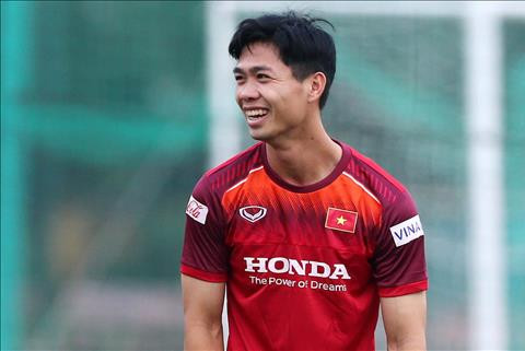 HLV Park Hang Seo có thể gây bất ngờ với Công Phượng và Văn Hậu ảnh 1