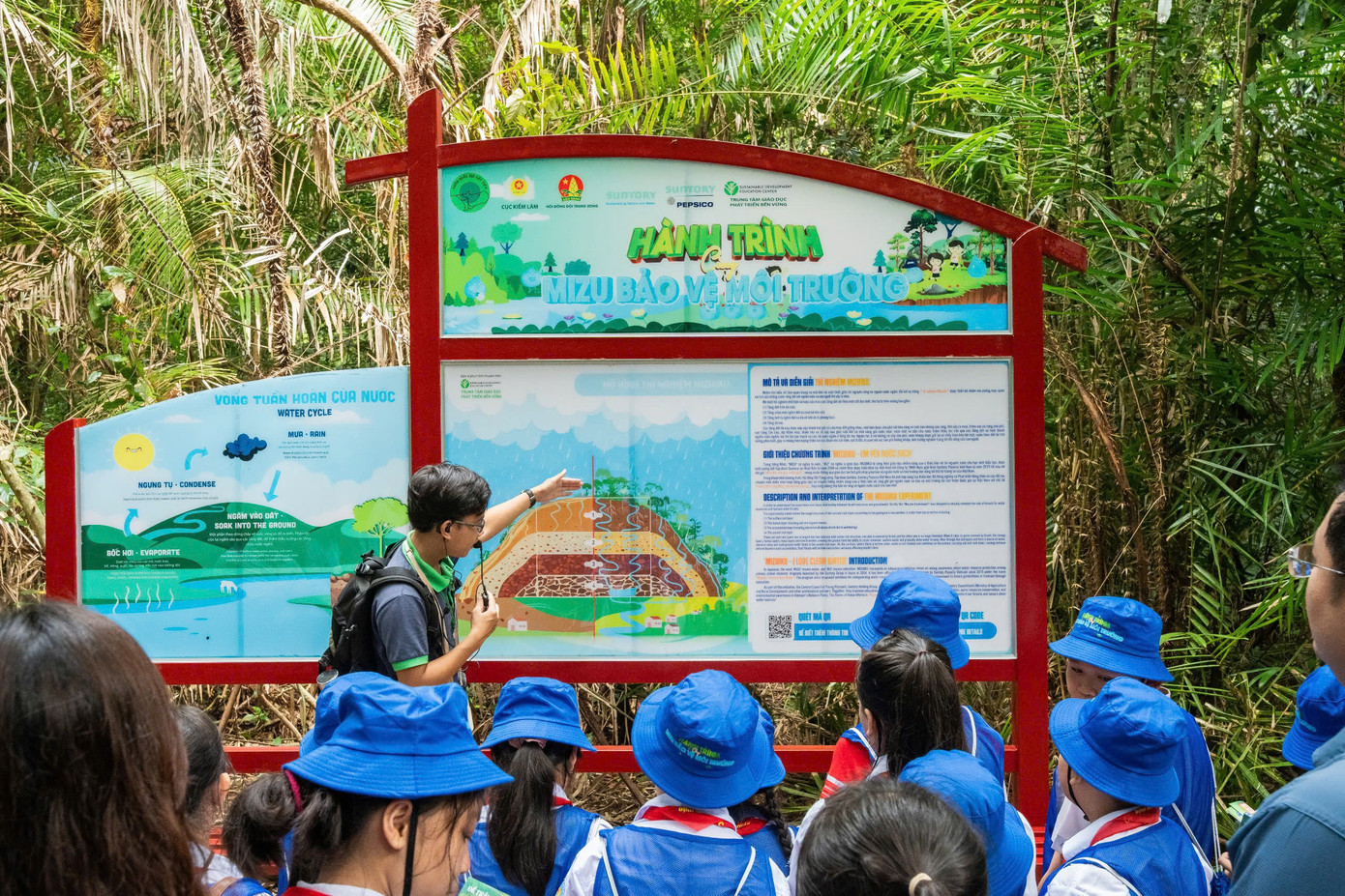 Góc thông tin Mizuiku tại Vườn Quốc gia Cát Tiên cũng được chú trọng thiết kế và xây dựng nhằm lan tỏa ý nghĩa bảo vệ tài nguyên rừng và nguồn nước, thúc đẩy thói quen sống xanh thân thiện với môi trường tới khách tham quan và cộng đồng.