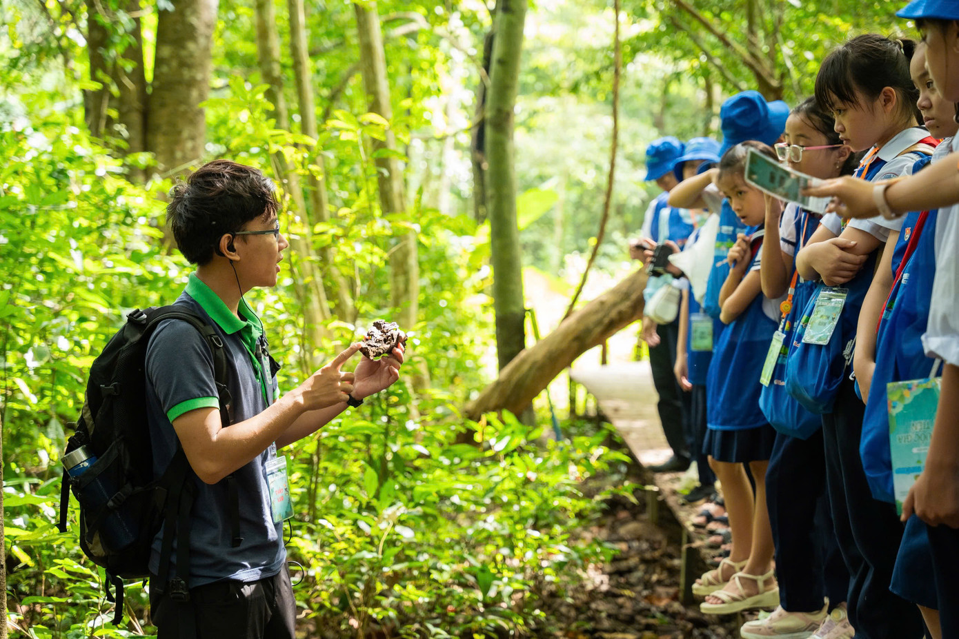 Chuyến trải nghiệm và học tập tại Vườn Quốc gia Cát Tiên đã thu hút hơn 360 học sinh và giáo viên tại tỉnh Đồng Nai.