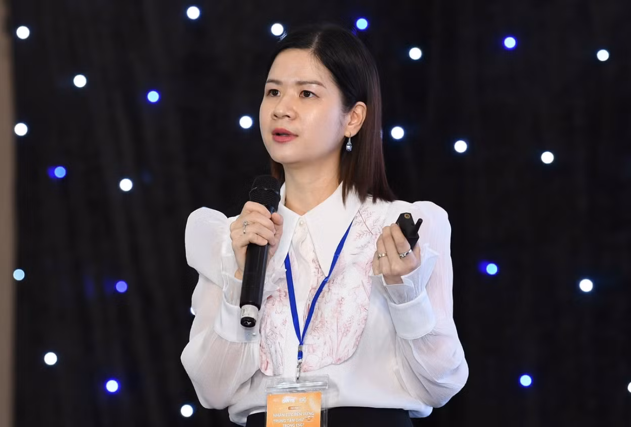 Bà Lê Thái Hà - Giám đốc điều hành của Quỹ VinFuture và Quỹ Vì tương lai xanh - chia sẻ tại hội thảo.