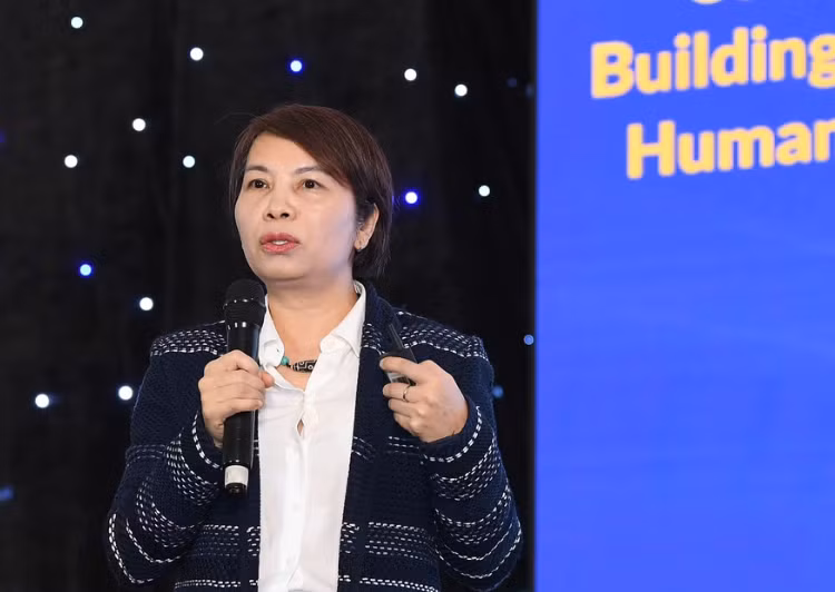 Bà Trần Thị Thuý Ngọc - Phó Tổng Giám đốc thường trực Deloitte Việt Nam - chia sẻ tại hội thảo.