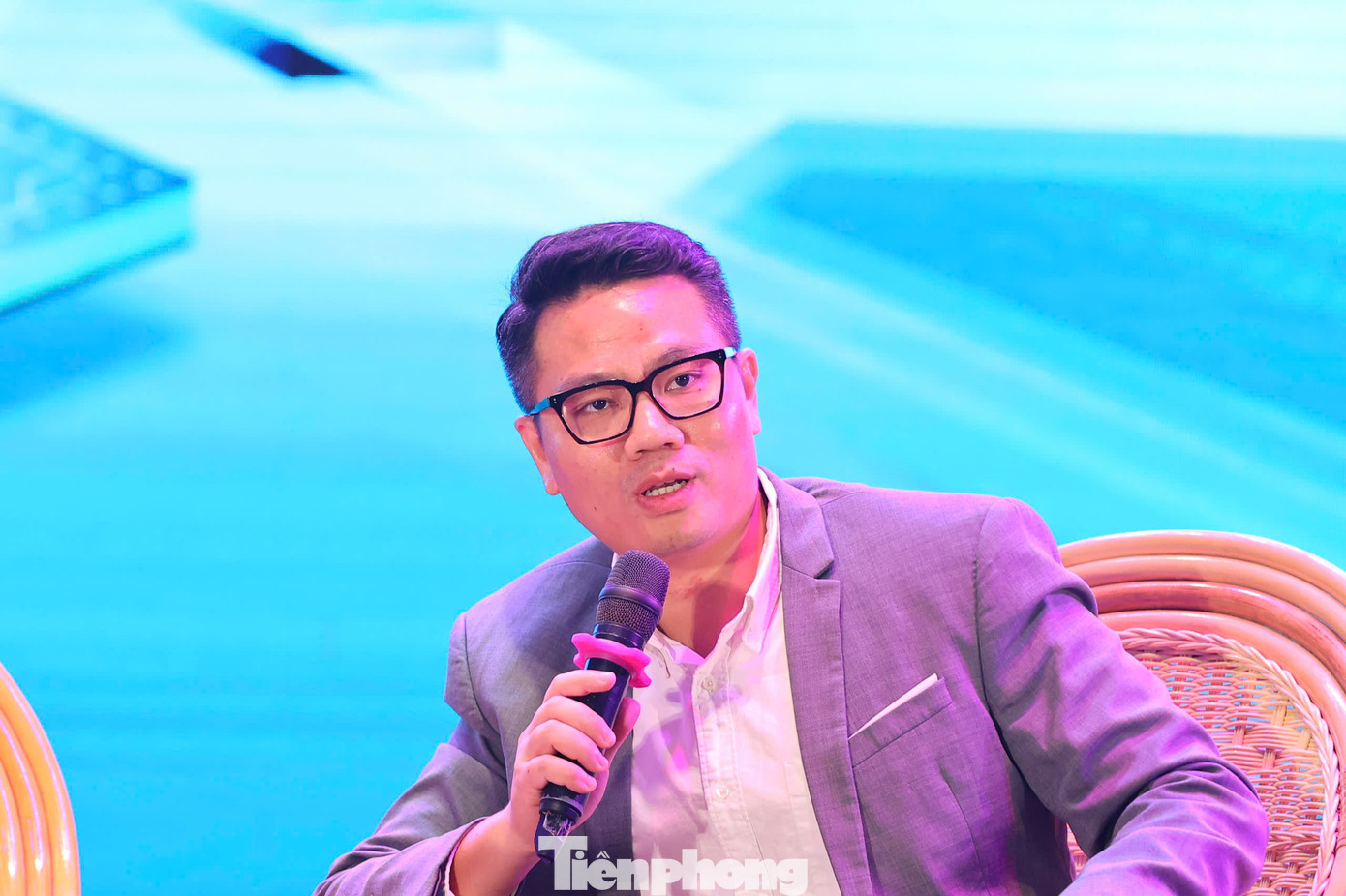 TS Trần Mạnh Hà chia sẻ tại chương trình.