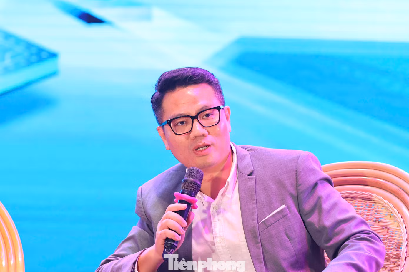 TS Trần Mạnh Hà chia sẻ tại chương trình.