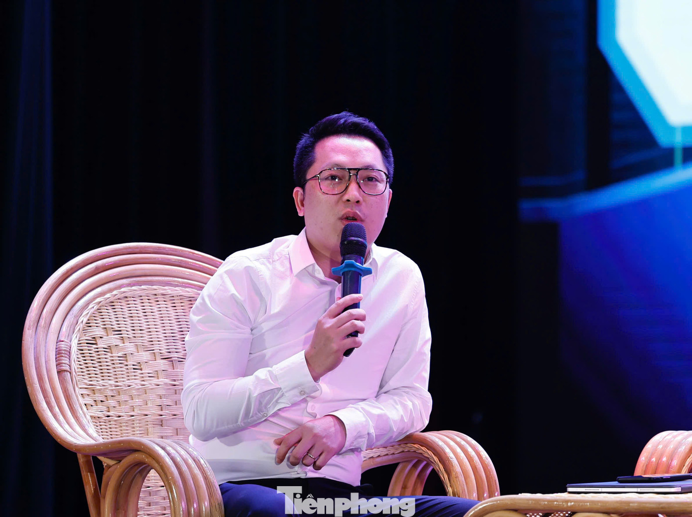 Ông Mai Huy Phương - Phó giám đốc ngân hàng số, Ngân hàng Quân đội MB chia sẻ tại chương trình.