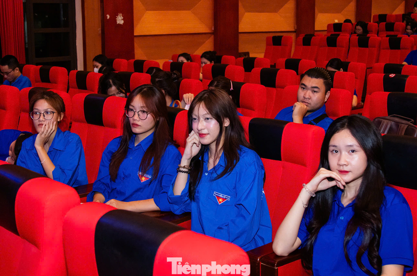 Đoàn viên, thanh niên tham dự diễn đàn.