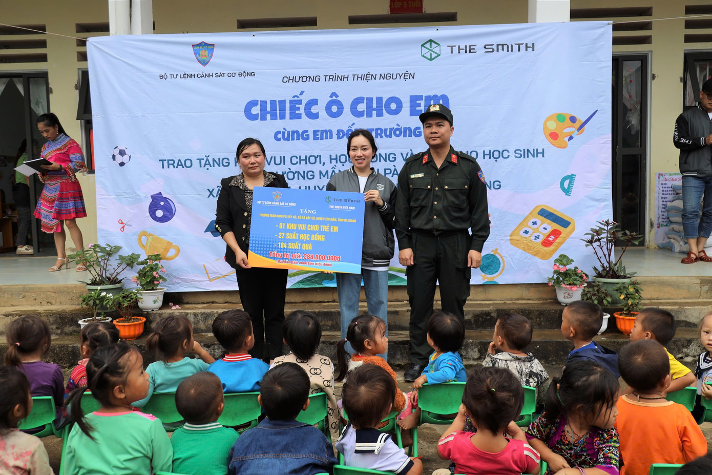 Chương trình tình nguyện mùa Đông đợt 1 của thanh niên Cảnh sát Cơ động nhằm cụ thể hóa Đề án “Tuổi trẻ CAND hỗ trợ thanh, thiếu nhi có hoàn cảnh khó khăn tới trường”, giai đoạn 2023 - 2027.