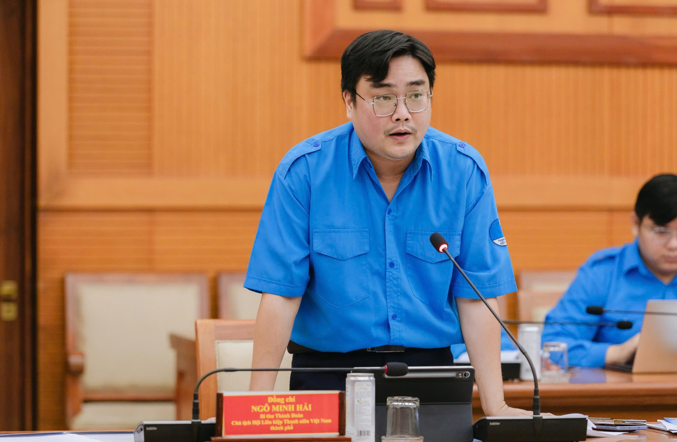 Anh Ngô Minh Hải - Bí thư Thành Đoàn, Chủ tịch Hội LHTN Việt Nam TPHCM báo cáo công tác chuẩn bị đại hội.