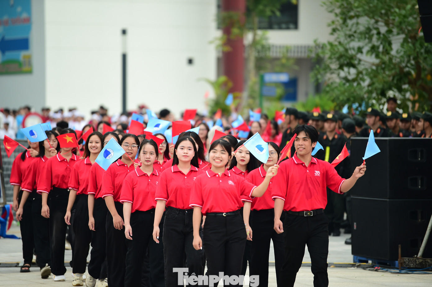 Chương trình diễu hành biểu dương lực lượng Đại hội đại biểu Hội LHTN Thành phố Hà Nội lần thứ VIII, gồm các khối: Doanh nhân trẻ; Thanh niên Quân đội; Hội Thanh niên hiến máu; Thanh niên địa bàn dân cư; Hội Thầy thuốc trẻ; Thanh niên dân tộc; Khối sắc màu tuổi trẻ (gồm thanh niên tôn giáo, thanh niên khuyết tật và nhóm thiện nguyện Cơm 5.000 TP Hà Nội); Thanh niên Công an; Thanh niên các câu lạc bộ ngành nghề, sở thích; Câu lạc bộ xe bán tải địa hình.