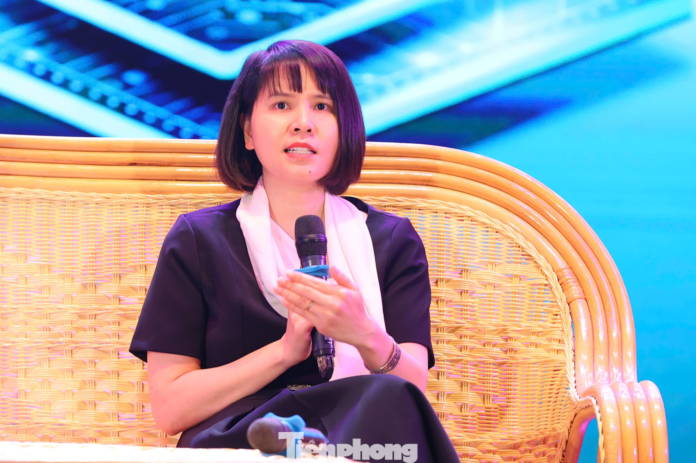 PGS.TS Đỗ Hoài Linh - Giảng viên cao cấp Viện Ngân hàng Tài chính, Trường ĐH Kinh tế Quốc dân chia sẻ tại chương trình.