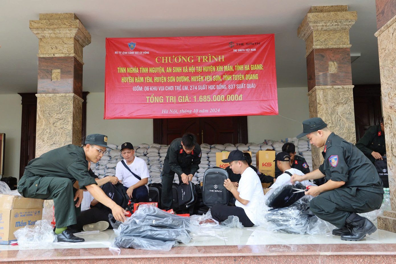 Hành trình tình nguyện mùa Đông giai đoạn 1, năm 2024 tại tỉnh Hà Giang và Tuyên Quang của Đoàn Thanh niên Bộ Tư lệnh Cảnh sát Cơ động có chủ đề “Chiếc ô cho em”.