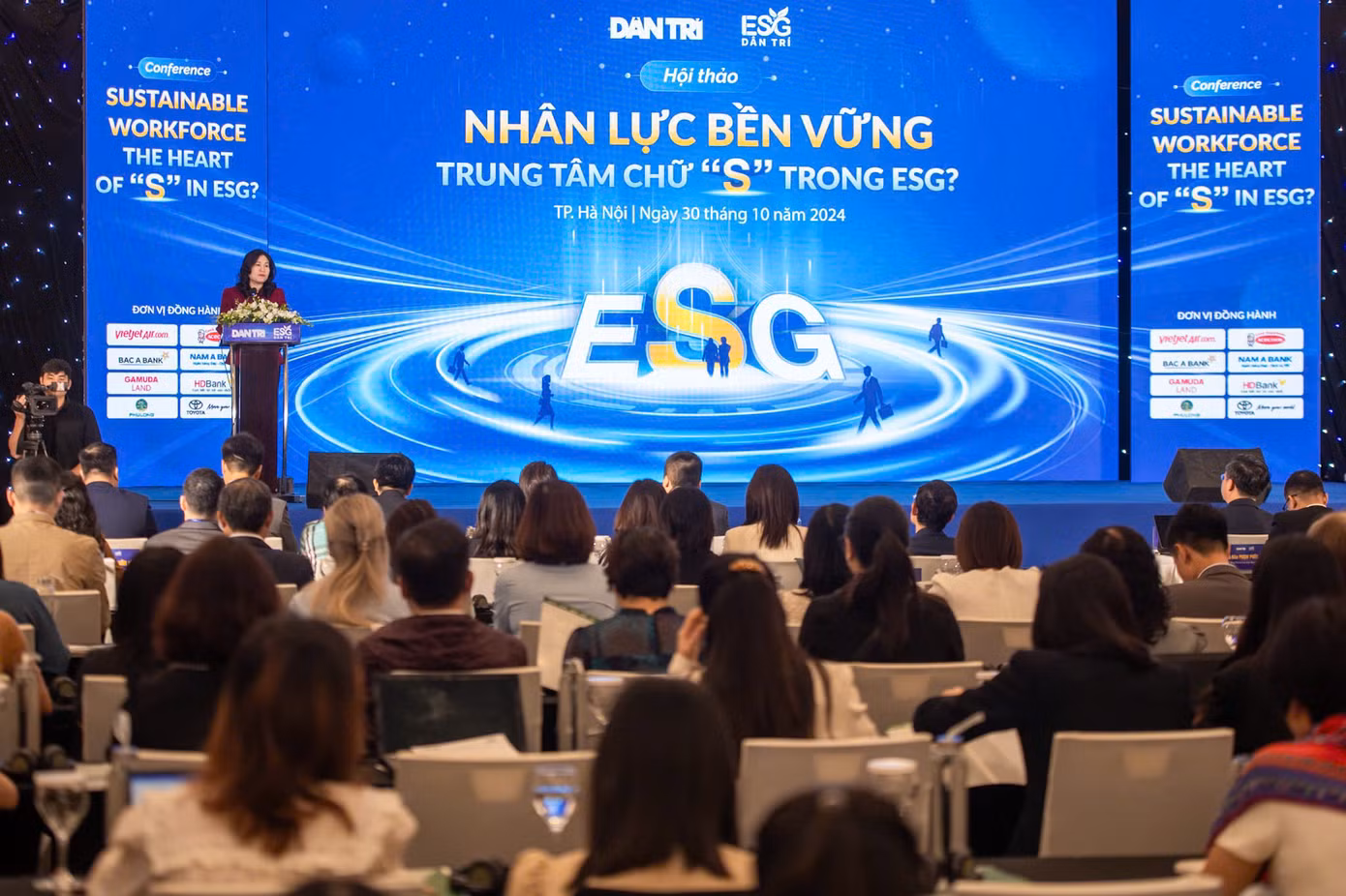 Toàn cảnh hội thảo “Nhân lực bền vững - Trung tâm chữ S trong ESG?”.