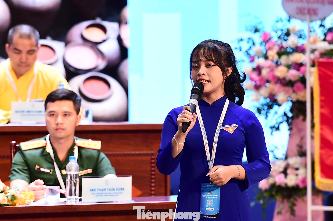 Các đại biểu trình bày tham luận tại Đại hội. Ảnh: Xuân Tùng