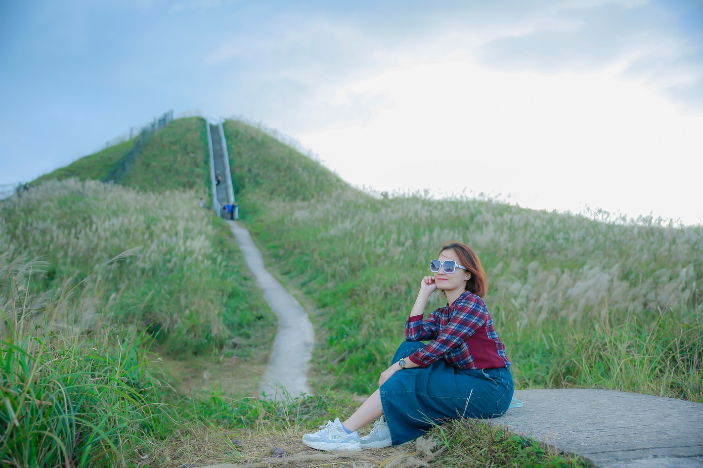 Cánh đồng cỏ lau đẹp như tranh vẽ ở Bình Liêu trở thành điểm check-in lý tưởng cho những người đam mê, yêu thích du lịch. Ảnh: Hoàng Cường