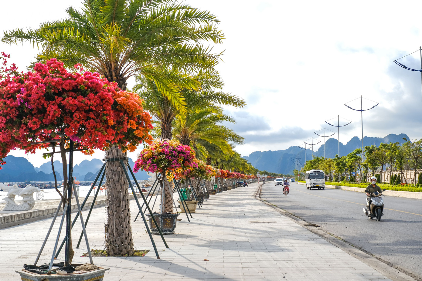 Green Dragon City Cẩm Phả không chỉ đơn thuần là một dự án bất động sản mà còn là một thiên đường nghỉ dưỡng ven biển, nơi cư dân được trải nghiệm cuộc sống tinh tế với những tiện ích vượt trội: Green Dragon City Cẩm Phả không chỉ đơn thuần là một dự án bất động sản mà còn là một thiên đường nghỉ dưỡng ven biển, nơi cư dân được trải nghiệm cuộc sống tinh tế với những tiện ích vượt trội: