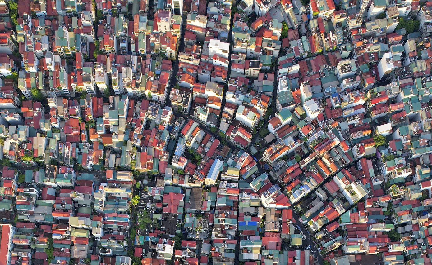 Khu vực nội đô với những ngôi nhà được xây dựng san sát, thiếu cảnh quan khiến không gian sống ngột ngạt