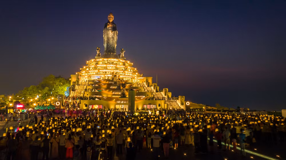 Đại lễ dâng đăng sẽ tổ chức vào tối Rằm tháng Giêng trên đỉnh núi Bà. Ảnh: Sun World Ba Den Mountain Đại lễ dâng đăng sẽ tổ chức vào tối Rằm tháng Giêng trên đỉnh núi Bà. Ảnh: Sun World Ba Den Mountain