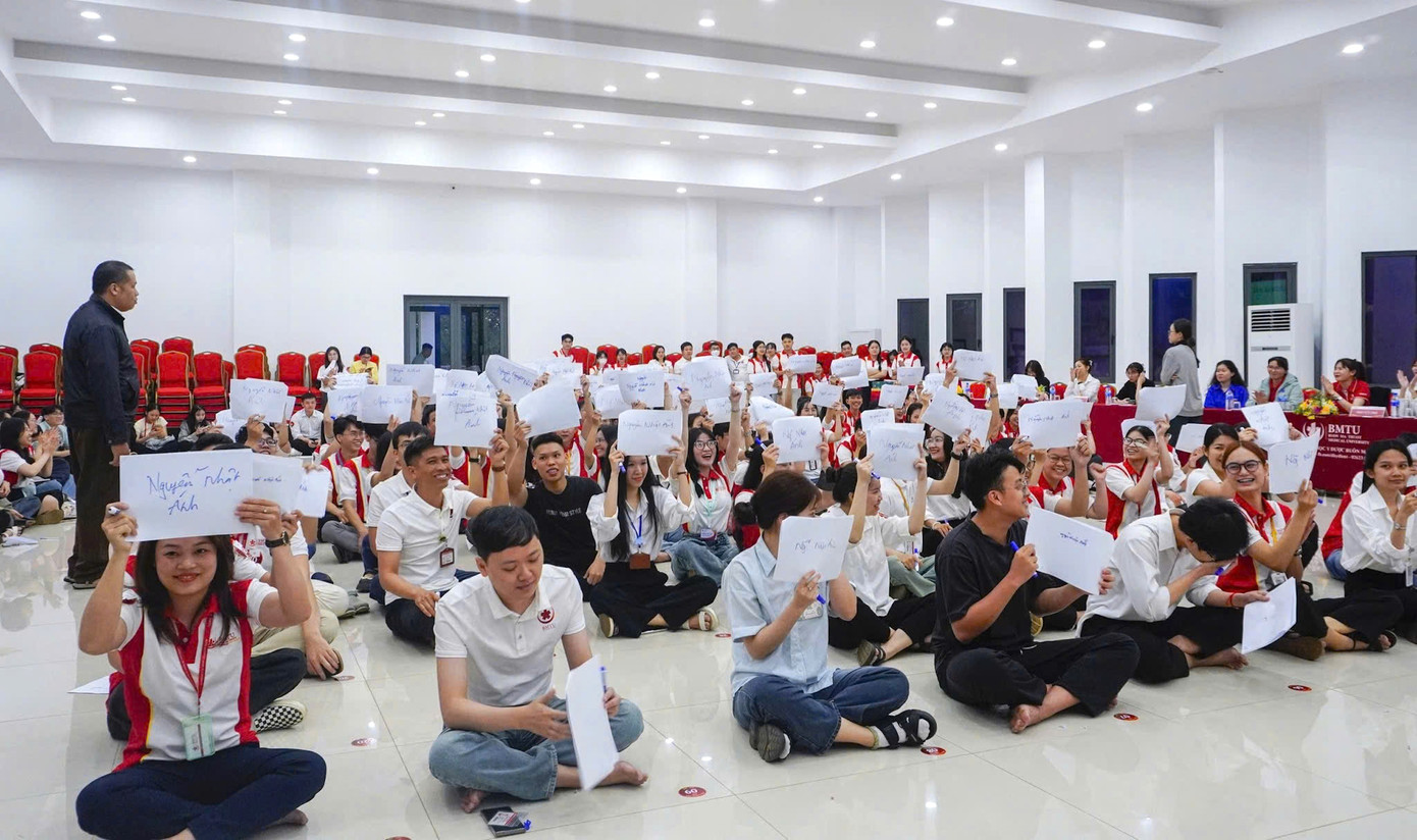 Hơn 100 sinh viên Y khoa tham gia cuộc thi rung chuông vàng