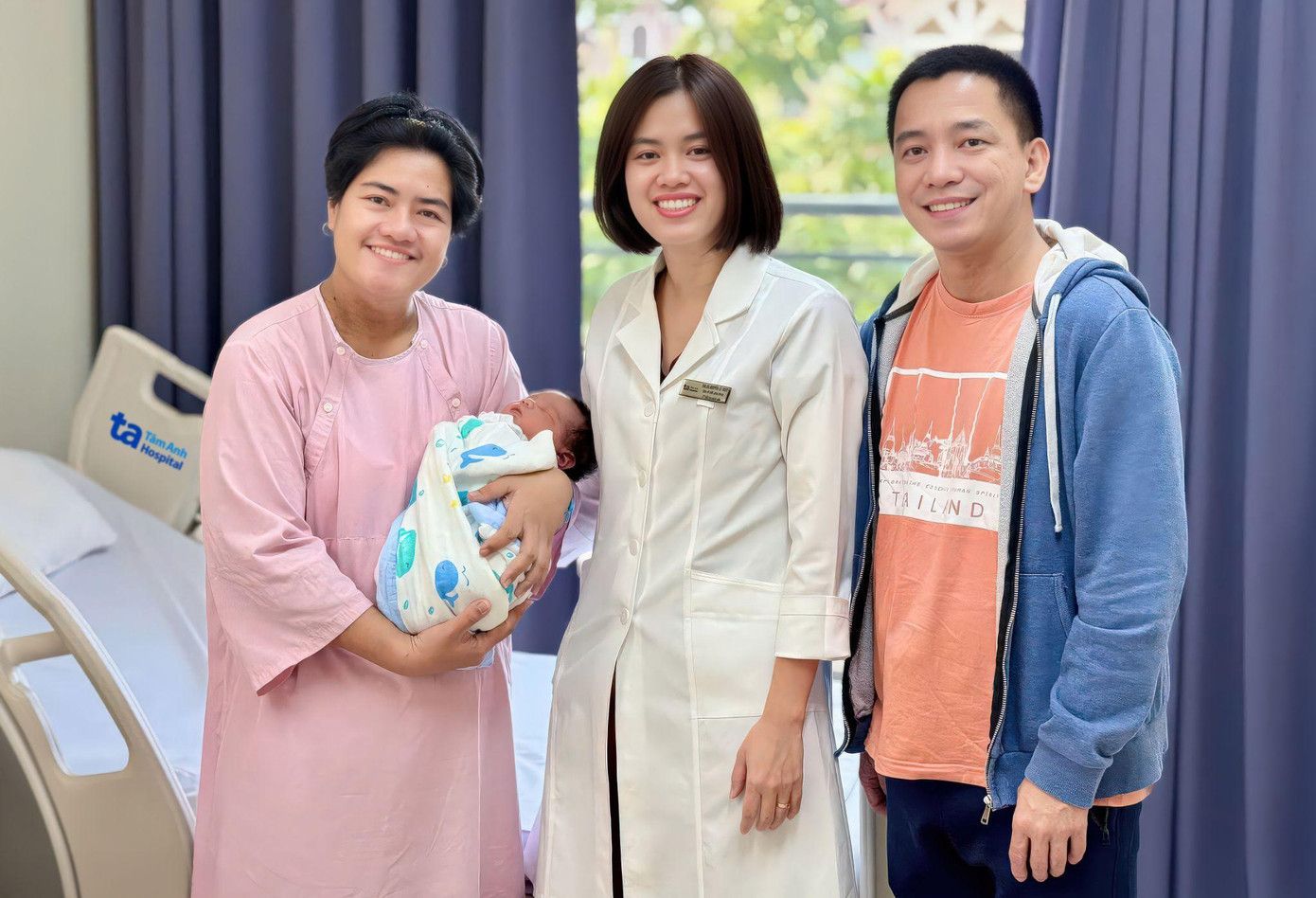 Đến với IVF Tâm Anh, gia đình chị Gicel có được niềm vui trọn vẹn sau nhiều năm hiếm muộn. Đến với IVF Tâm Anh, gia đình chị Gicel có được niềm vui trọn vẹn sau nhiều năm hiếm muộn.