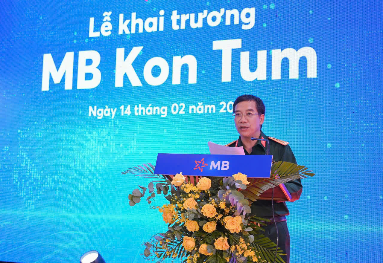 Đại tá Lưu Trung Thái, Bí thư Đảng ủy, Chủ tịch Hội đồng quản trị MB phát biểu. Đại tá Lưu Trung Thái, Bí thư Đảng ủy, Chủ tịch Hội đồng quản trị MB phát biểu.