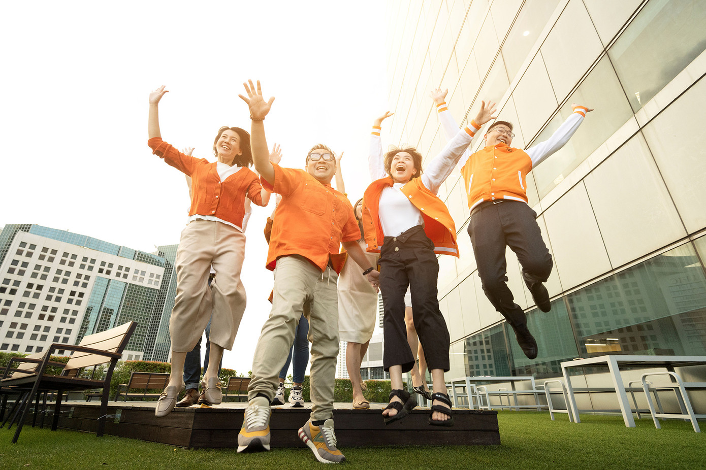 Đổi mới và khác biệt trong văn hóa, công ty tạo ra một đội ngũ nhân sự sẵn sàng thay đổi để tạo nhiều giá trị mới cho khách hàng. Đổi mới và khác biệt trong văn hóa, công ty tạo ra một đội ngũ nhân sự sẵn sàng thay đổi để tạo nhiều giá trị mới cho khách hàng.