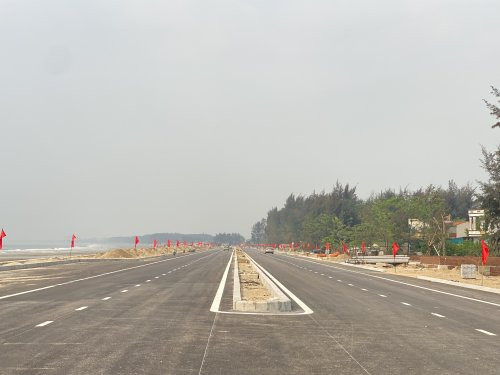 Tuyến đường được mở rộng để phát triển du lịch Hải Tiến