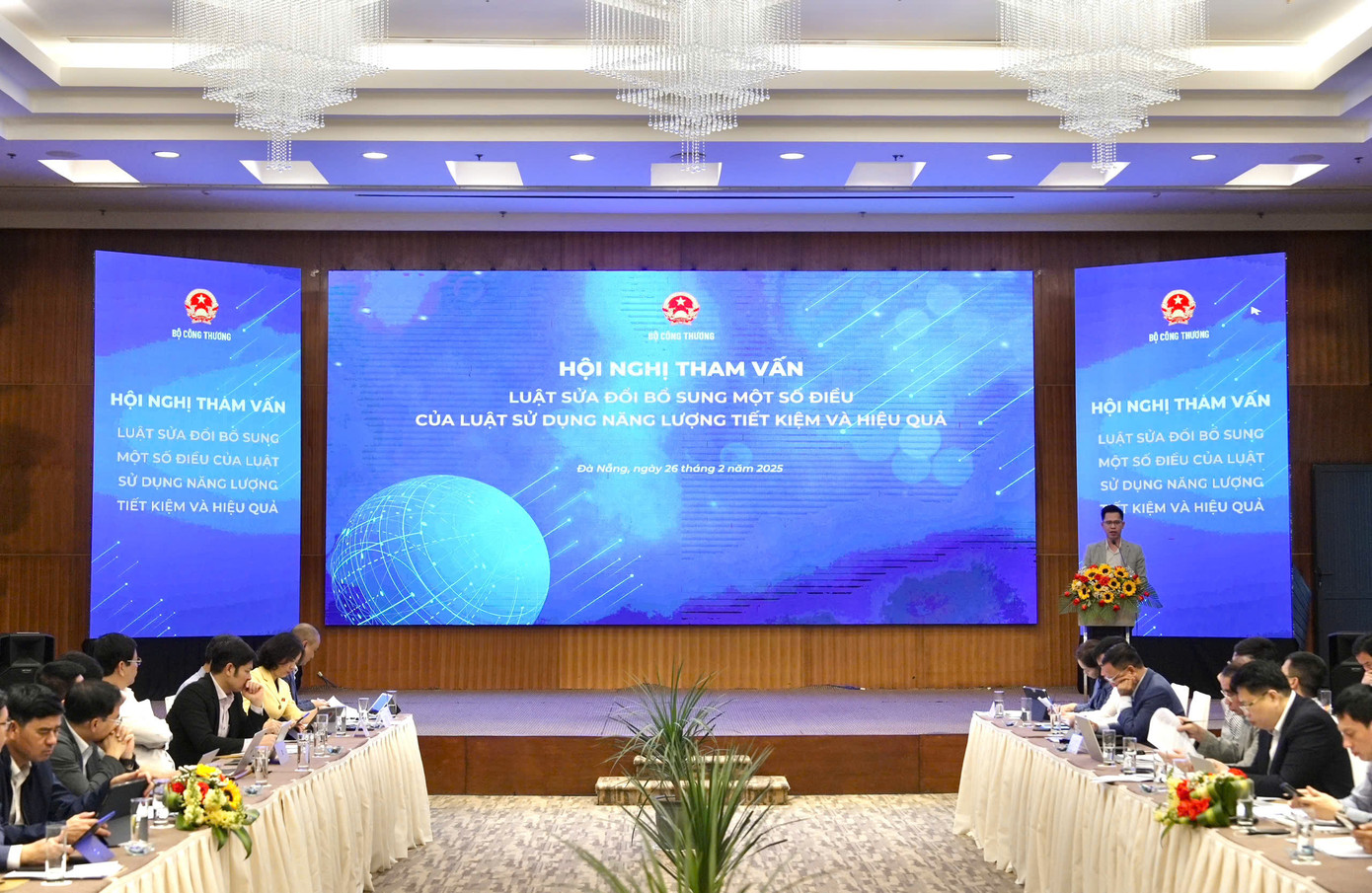 Bà Nguyễn Thị Lâm Giang Vụ trưởng Vụ Tiết kiệm năng lượng và Phát triển bền vững (Bộ Công Thương). Bà Nguyễn Thị Lâm Giang Vụ trưởng Vụ Tiết kiệm năng lượng và Phát triển bền vững (Bộ Công Thương).