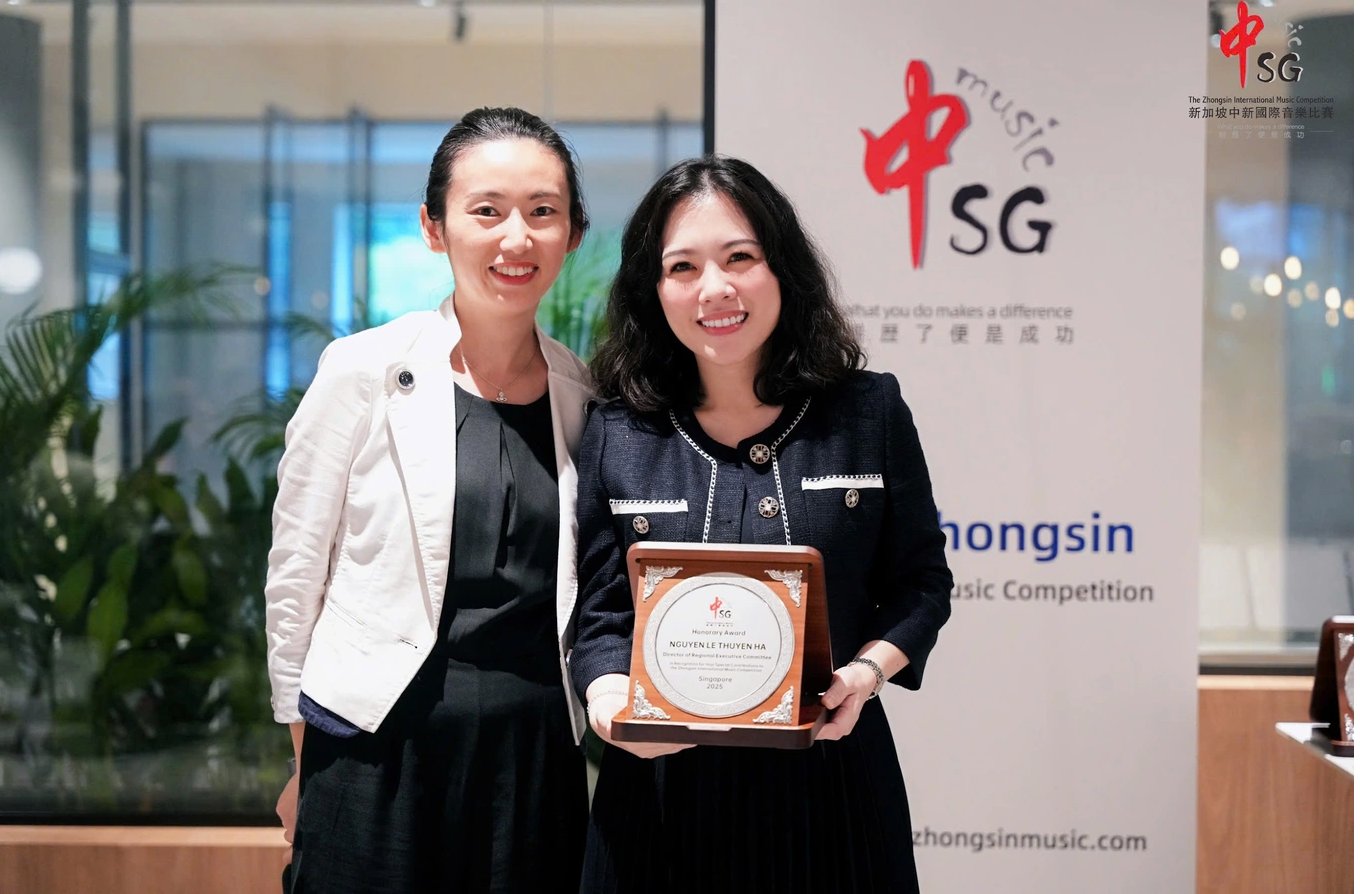 Nghệ sĩ Piano Nguyễn Lệ Thuyên Hà - Chủ tịch ZhongSin Việt Nam, Giám đốc nghệ thuật Hệ thống giáo dục Polaris Việt Nam (phải) dành nhiều tâm huyết cho cuộc thi này (Ảnh: Ban tổ chức). Nghệ sĩ Piano Nguyễn Lệ Thuyên Hà - Chủ tịch ZhongSin Việt Nam, Giám đốc nghệ thuật Hệ thống giáo dục Polaris Việt Nam (phải) dành nhiều tâm huyết cho cuộc thi này (Ảnh: Ban tổ chức).