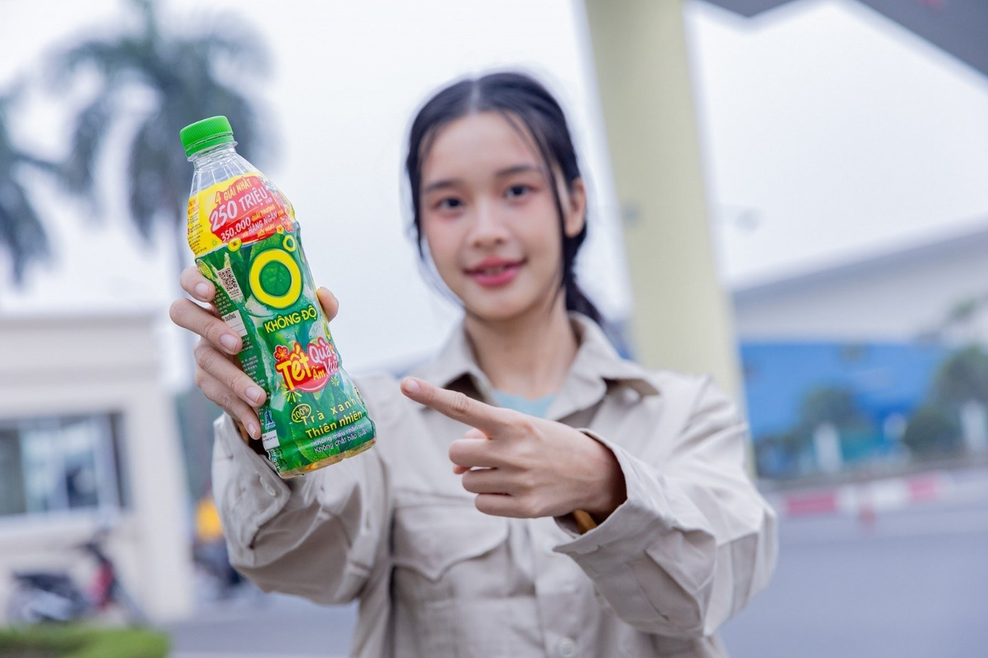 Trà Xanh Không Độ thêm một lần nữa ghi dấu ấn sâu đậm trong lòng người tiêu dùng với các giải thưởng giá trị tạo điều kiện cho những khách hàng may mắn nhất có cơ hội thay đổi cuộc sống tốt hơn. Trà Xanh Không Độ thêm một lần nữa ghi dấu ấn sâu đậm trong lòng người tiêu dùng với các giải thưởng giá trị tạo điều kiện cho những khách hàng may mắn nhất có cơ hội thay đổi cuộc sống tốt hơn.