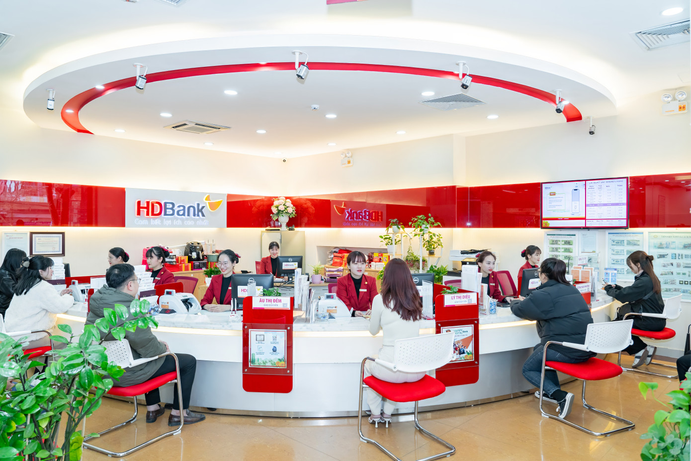 HDBank tiếp sức khách hàng trẻ an cư với gói vay 30.000 tỷ đồng, thời hạn đến 50 năm, lãi suất chỉ từ 4,5% HDBank tiếp sức khách hàng trẻ an cư với gói vay 30.000 tỷ đồng, thời hạn đến 50 năm, lãi suất chỉ từ 4,5%