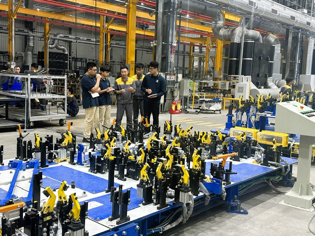 Vinsers có cơ hội kiến tập thực thế tại nhà máy Vinfast Vinsers có cơ hội kiến tập thực thế tại nhà máy Vinfast