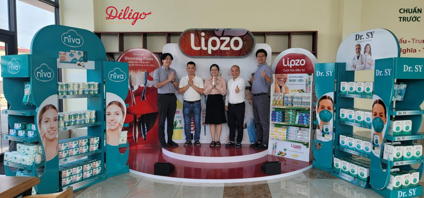 Lãnh đạo tập đoàn Itochu Nhật Bản chụp ảnh với các sản phẩm của Diligo