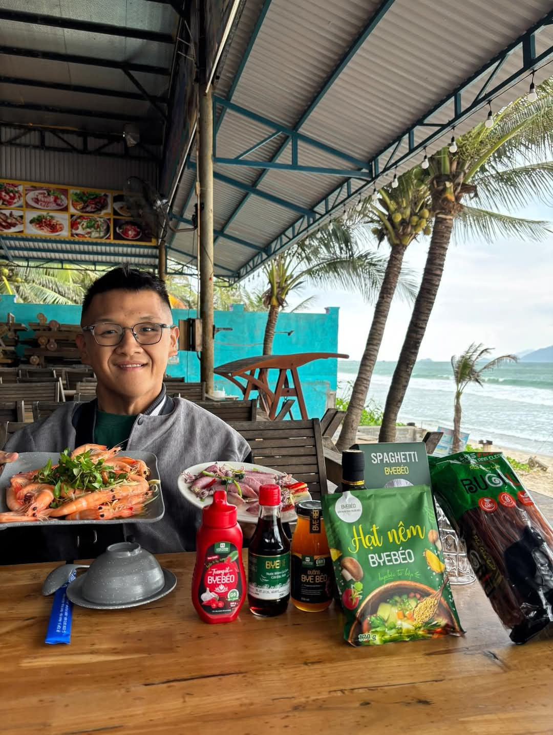 Khách hàng mang theo gia vị Bye Béo khi đi du lịch