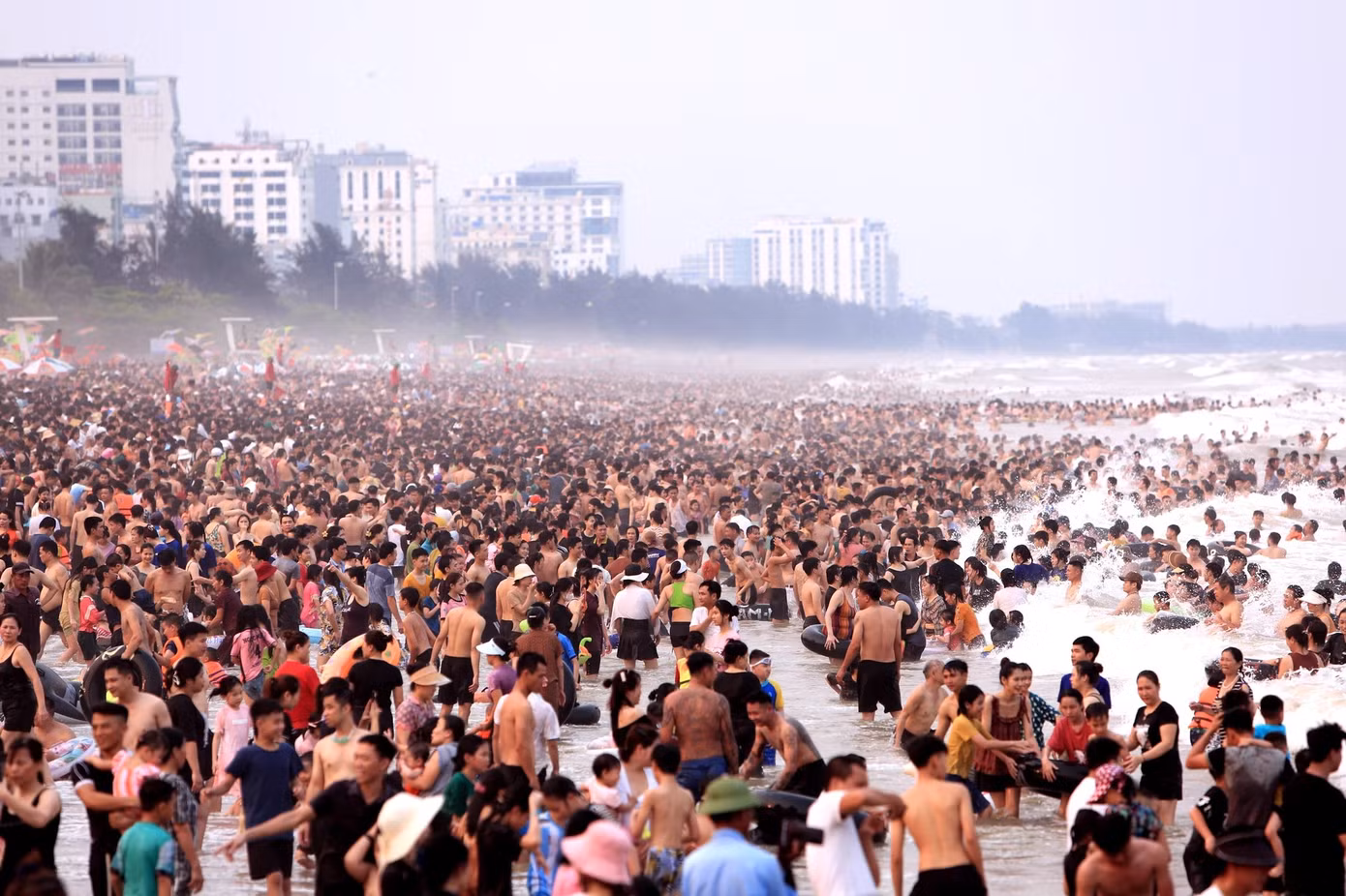 Biển Sầm Sơn vào mùa du lịch