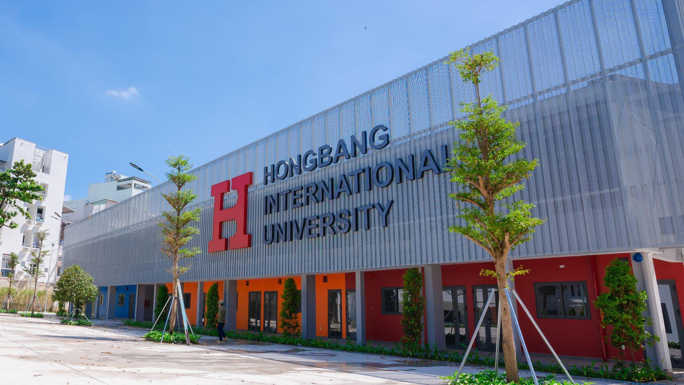 Cơ sở thực hành khối sức khoẻ của HIU rộng hơn 7,000m2 với hàng trăm phòng thực hành đa dạng và hiện đại