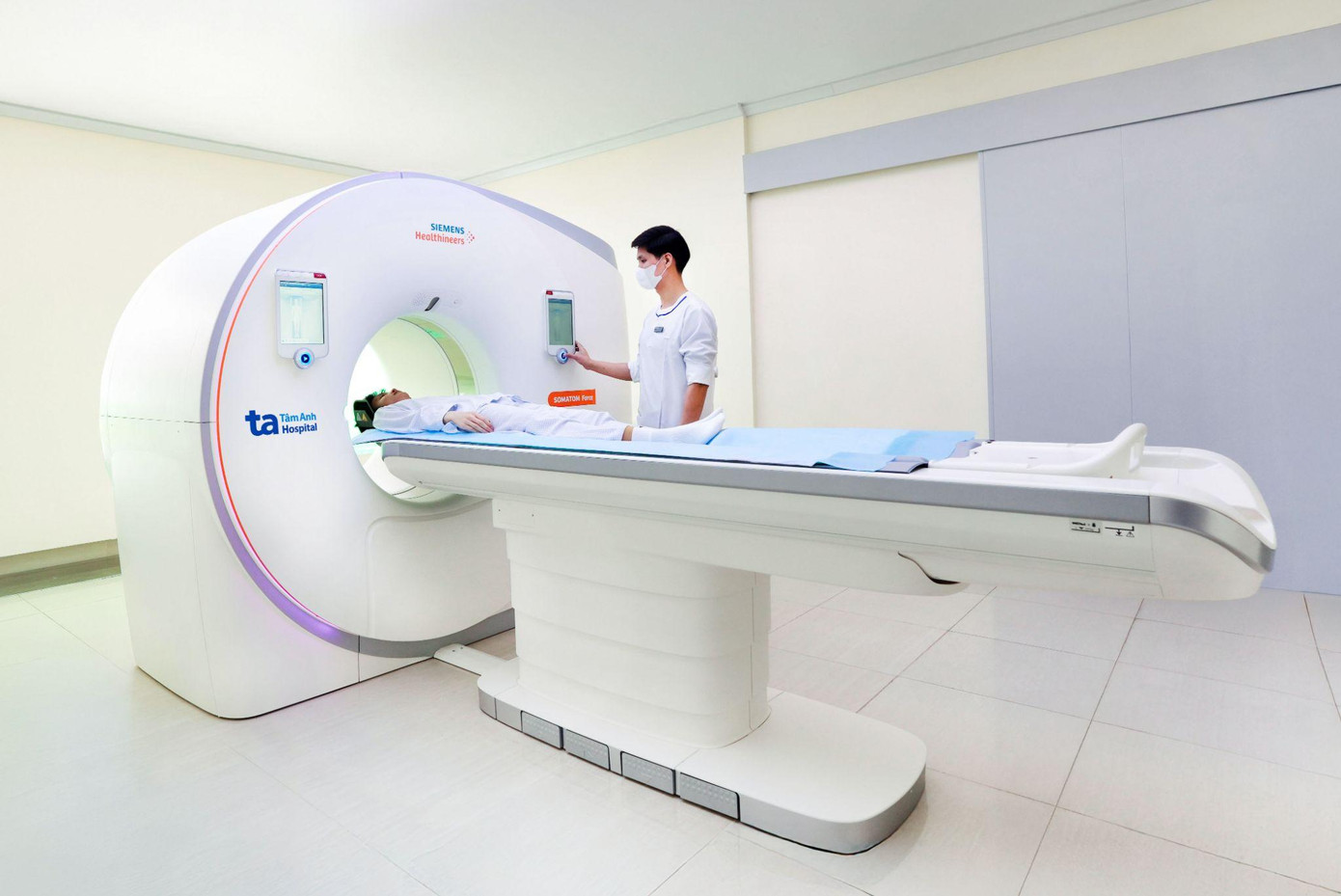 Siêu máy CT Somatom Force VB30 hội tụ những công nghệ chụp CT đỉnh cao, cho chất lượng hình ảnh chính xác vượt trội. Nguồn ảnh: BVĐK Tâm Anh