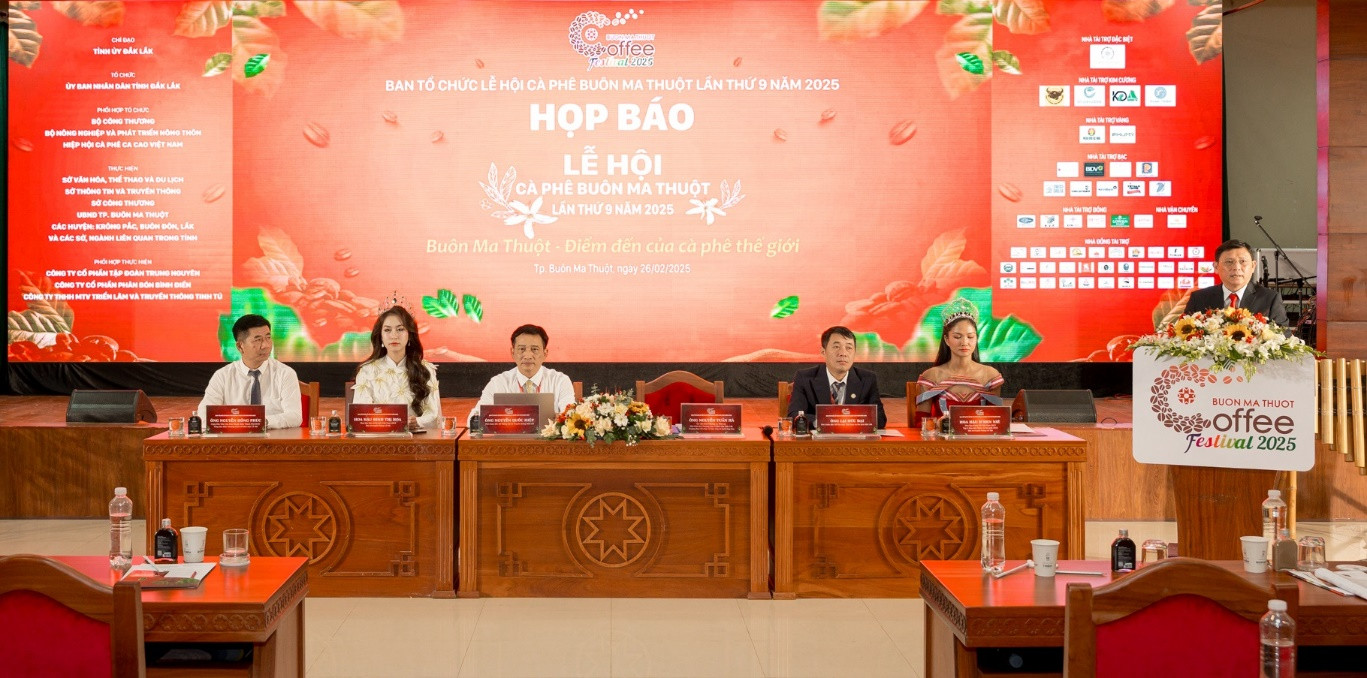BTC Lễ hội Cà phê Buôn Ma Thuột lần thứ 9 năm 2025 tiếp tục thông tin về các hoạt động đặc sắc và công tác chuẩn bị cho lễ hội trong chương trình họp báo tại Buôn Ma Thuột.
