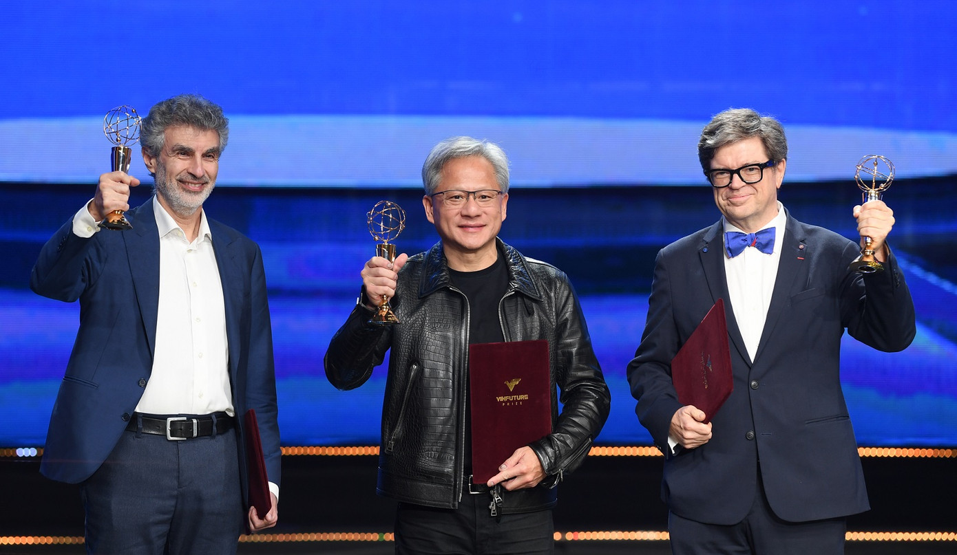 Giải thưởng Nữ hoàng Elizabeth chia sẻ tầm nhìn với Giải thưởng VinFuture khi vinh danh toàn diện 3 trụ cột cốt lõi của học máy hiện đại, đồng thời vinh danh các đại diện đến từ ngành công nghiệp bên cạnh những nhà khoa học kiệt xuất. Ảnh: VinFuture.