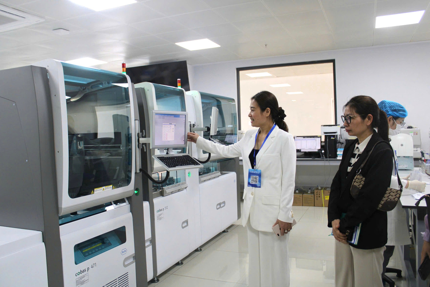 Hệ thống tự động hoá phòng xét nghiệm tại bệnh viện ĐH Y dược Buôn Ma Thuột